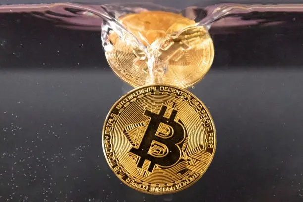 Bitcoin Surges Past $90,000 as Investors Seek Refuge Amid Dollar Decline and Market Volatility​