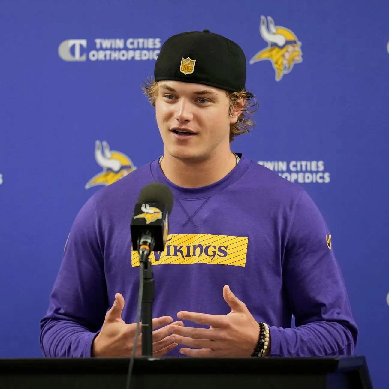 Vikings Reward Andrew Van Ginkel with 1-Year, $23 Million Extension